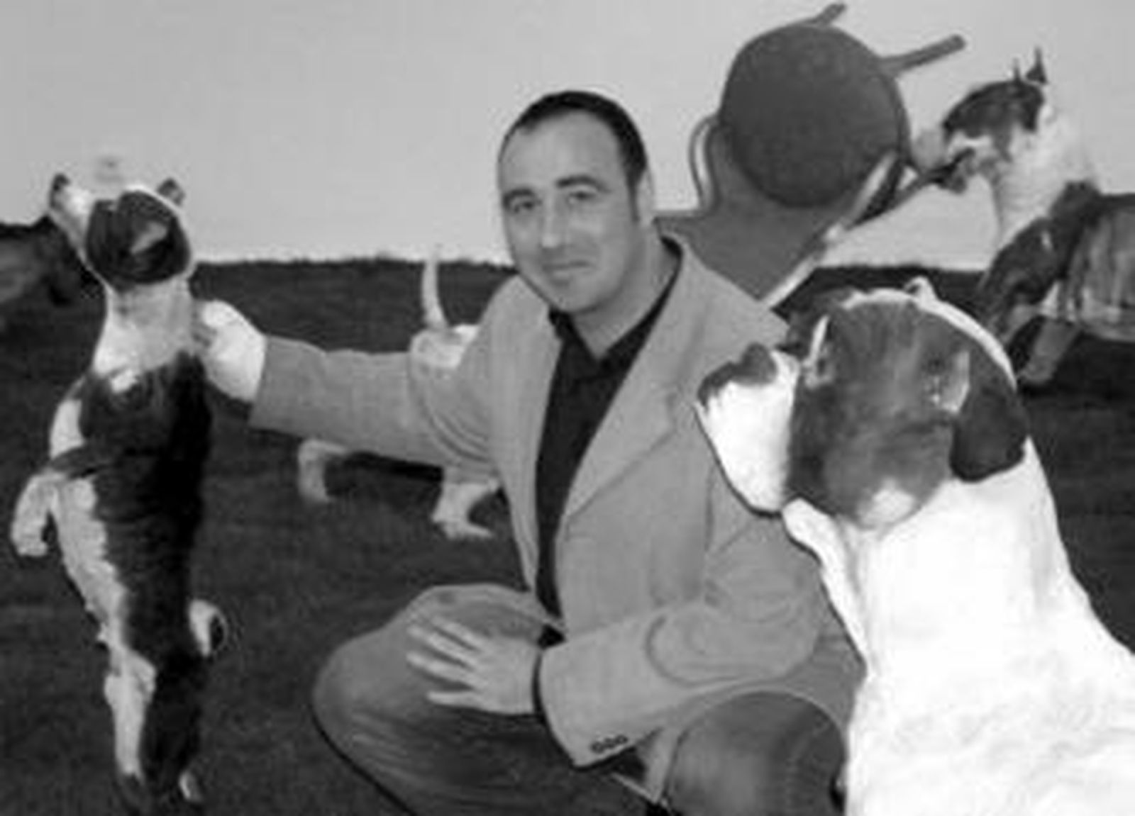 Víctor Pulido presenta en Almonte sus últimas colecciones artísticas