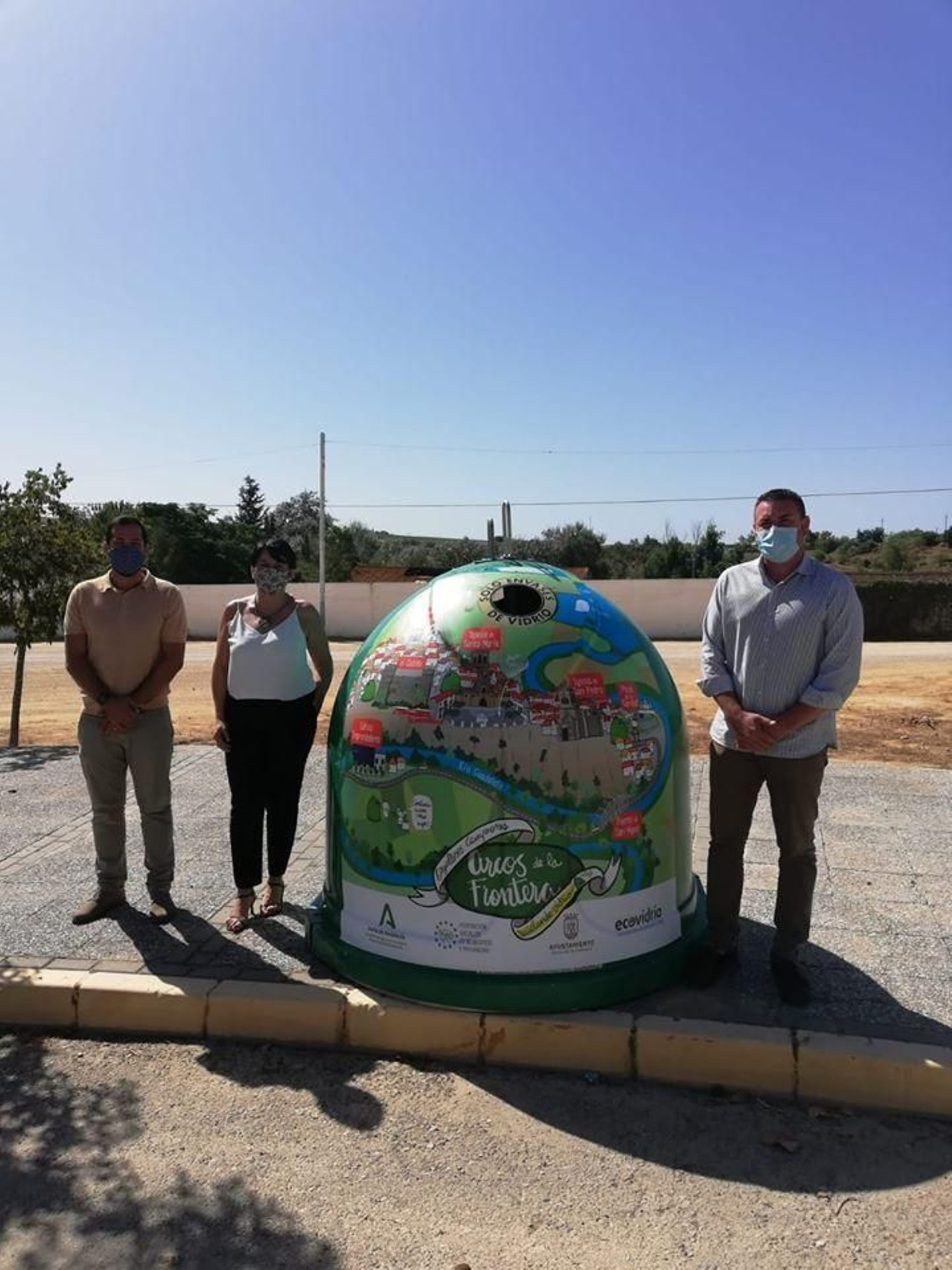 Uno de los nuevos contenedores para el vidrio