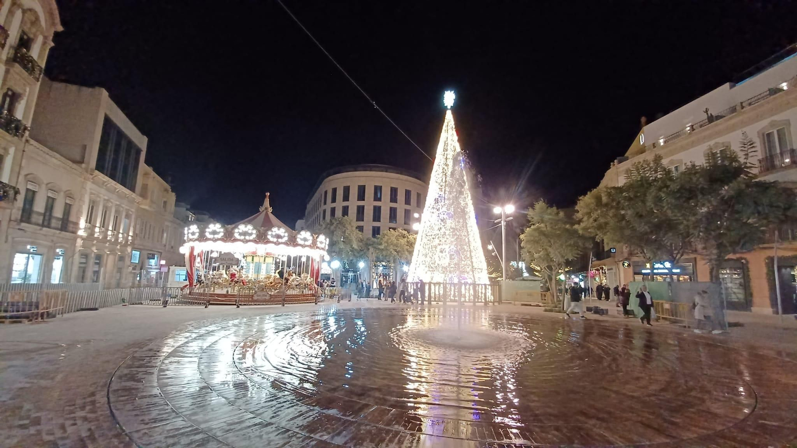 La nueva fuente de Puerta Purchena, en Almería.