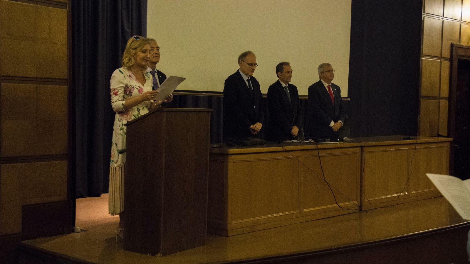 Una de las intervenciones realizadas en la reunión mantenida en la antigua Facultad de Medicina