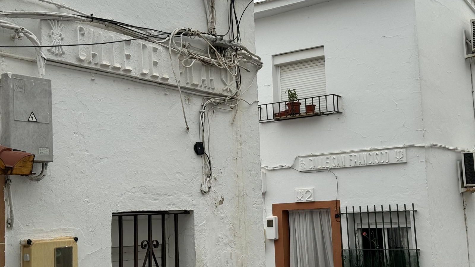 Calle del Pilar con simbología de la dictadura.