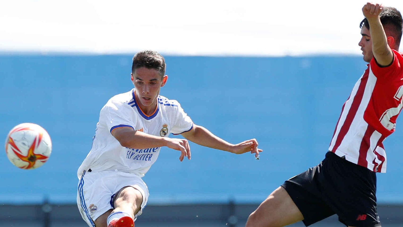 Un lance del Real Madrid Castilla-Bilbao Athletic