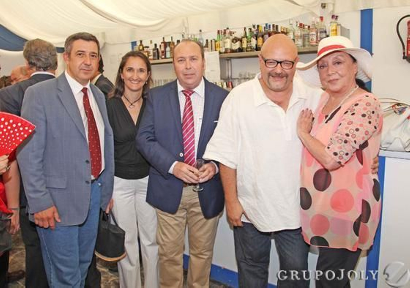 Esteban Fernández, su esposa Amparo Bou, Manolo Medina, la cantante Betty Missiego y Benjamín Sánchez.

Foto: Vanesa Lobo