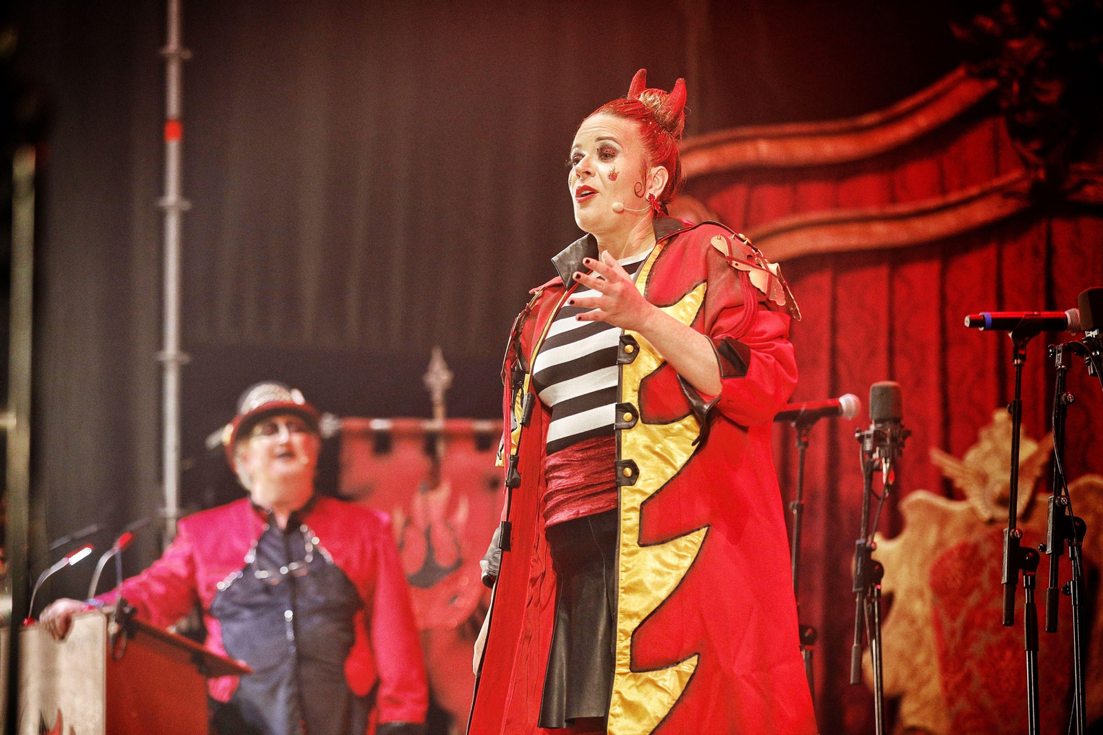 Carnaval de Cádiz 2023: Pregón y quema del Gran Momo, en imágenes