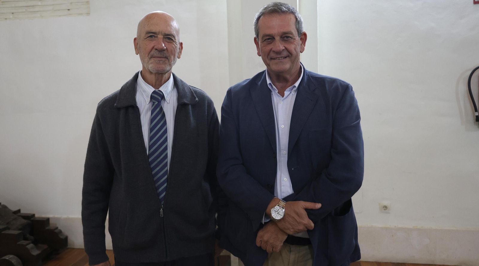 Fotos de la presentación de la guía de patrimonio de Tarifa de Andrés Sarria