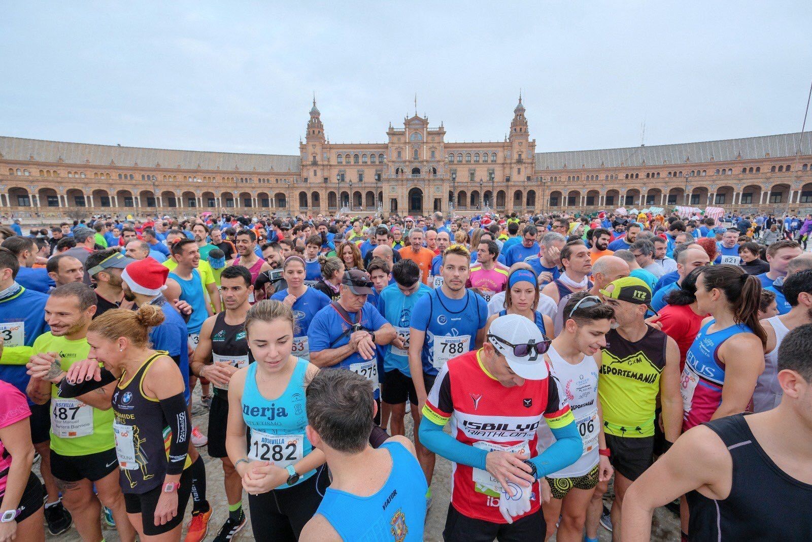 Momento de la salida de la San Silvestre Sevillana.