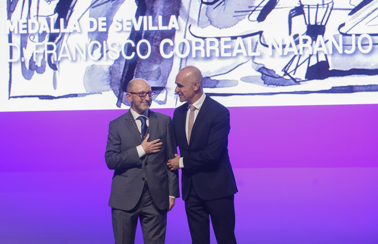 Las imágenes de la entrega de las medallas de la ciudad