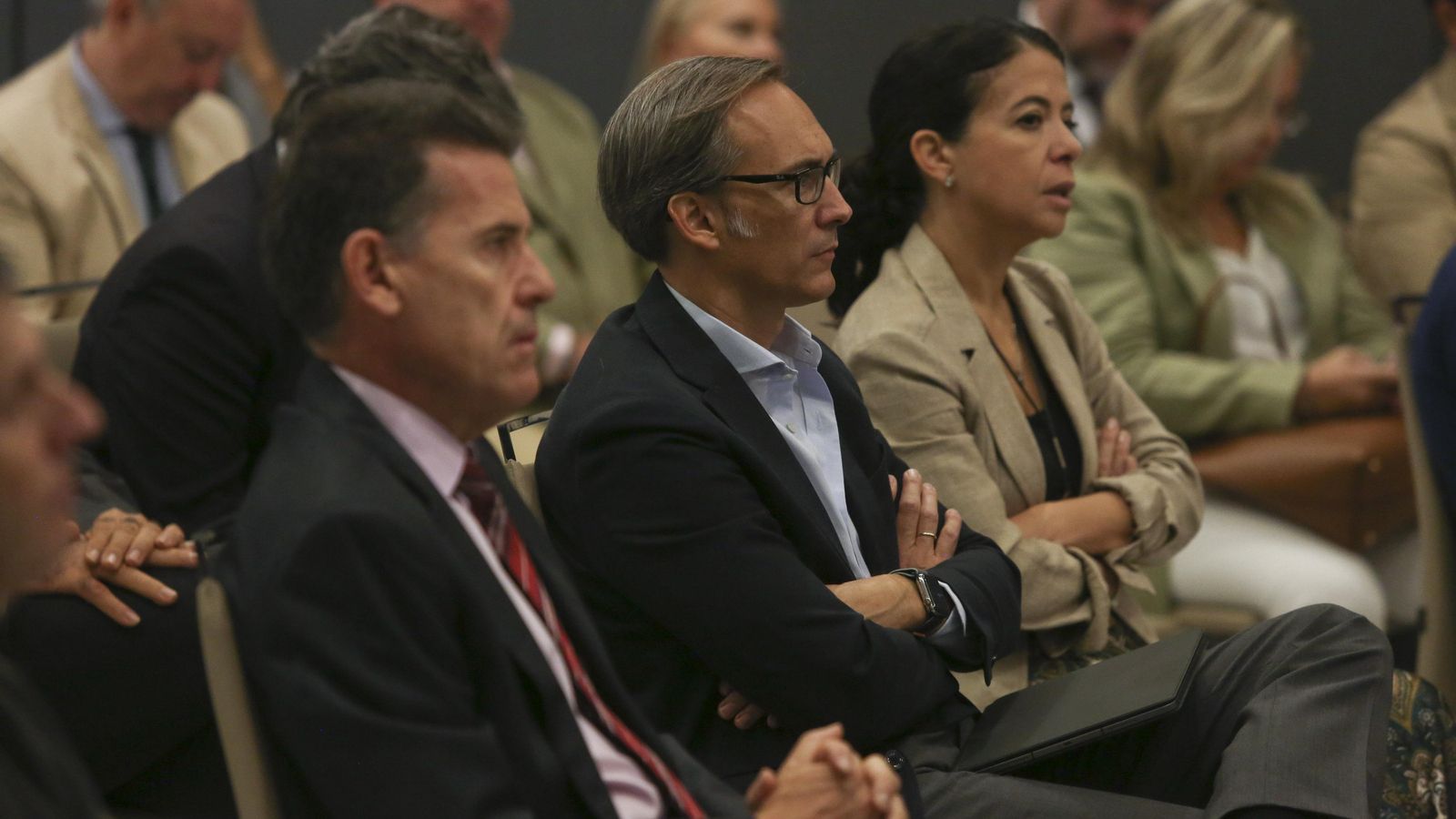 Juan Ángel Torres y Violeta Aragón, entre otros invitados.