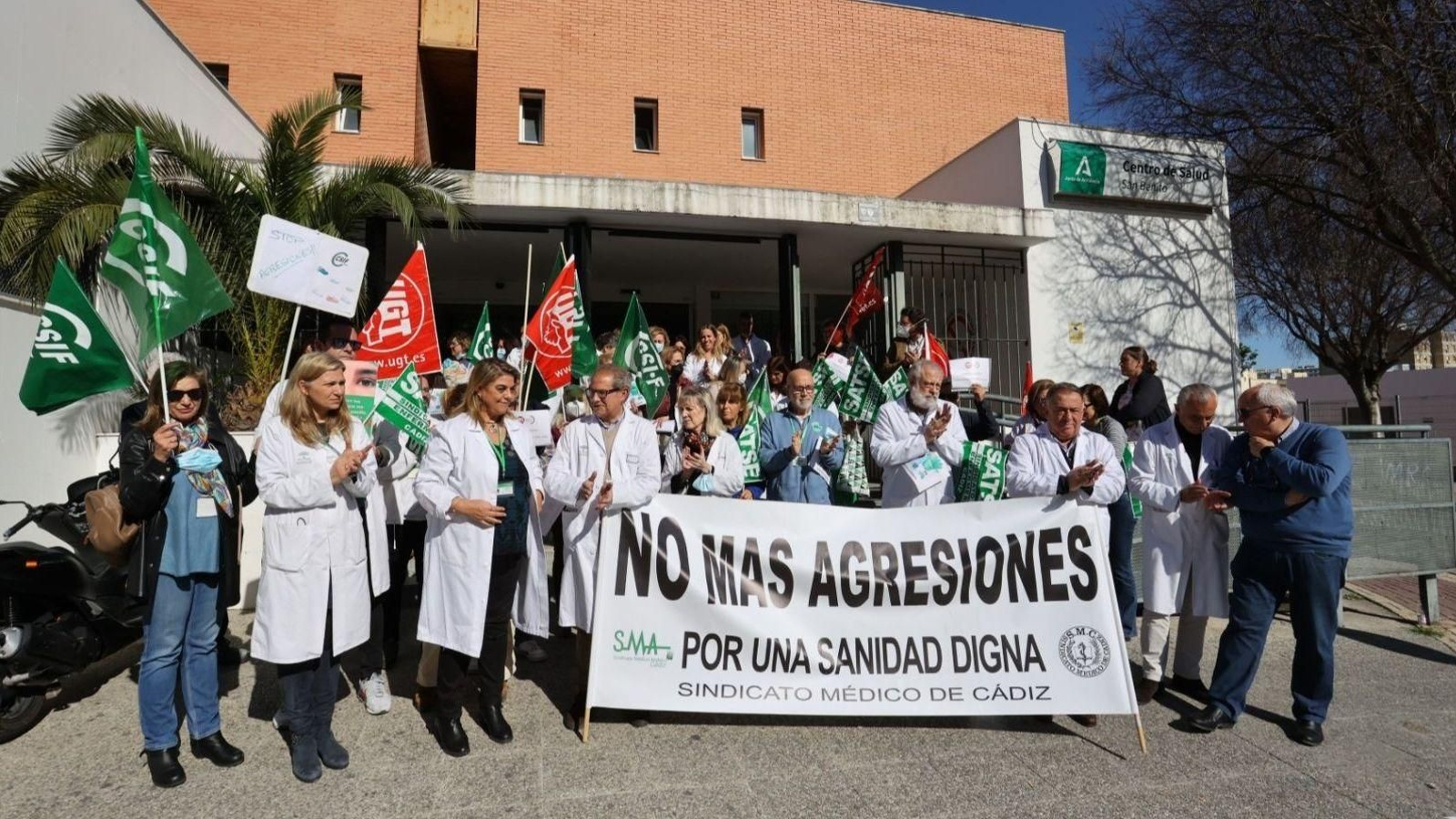 Protesta anterior contra las agresiones, en el centro de salud de San Benito en Jerez.
