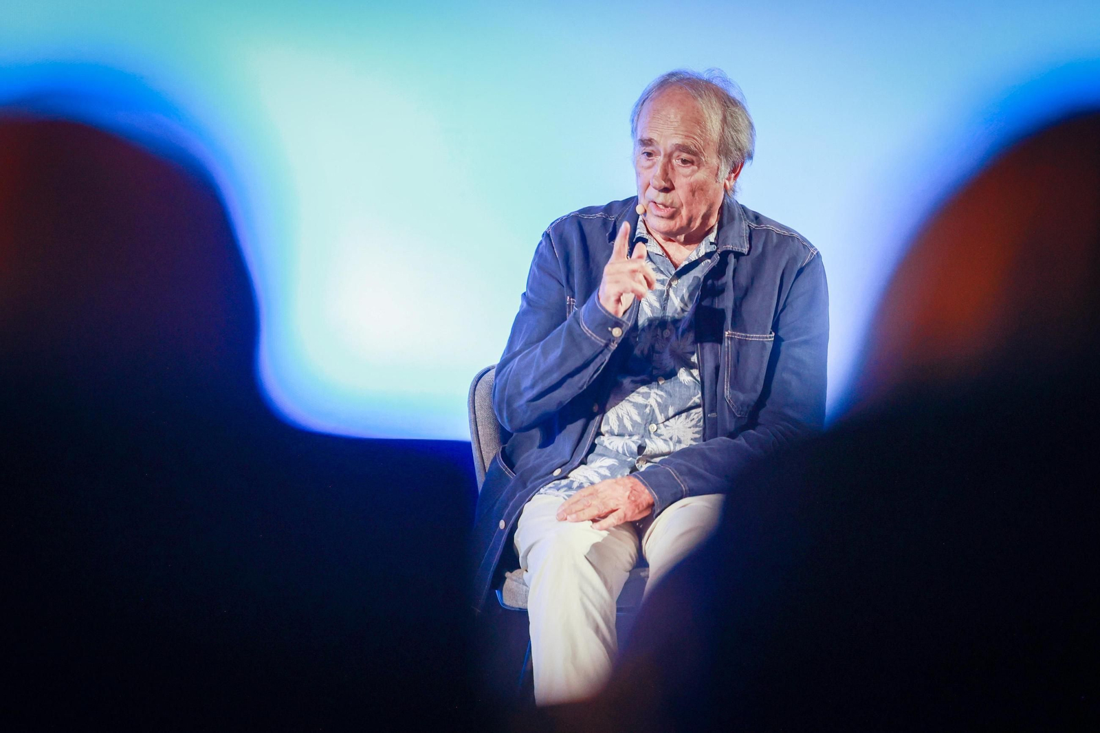 Charla con Joan Manuel Serrat en las vísperas del 24 de Septiembre en San Fernando: las imágenes del acto