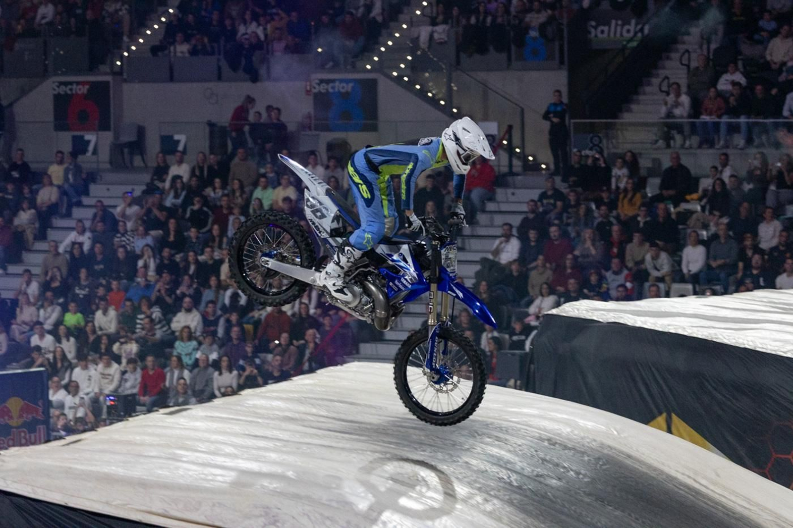 En imágenes: el Soloflow Freestyle enamora en Jaén con acrobacias y espectáculo en estado puro