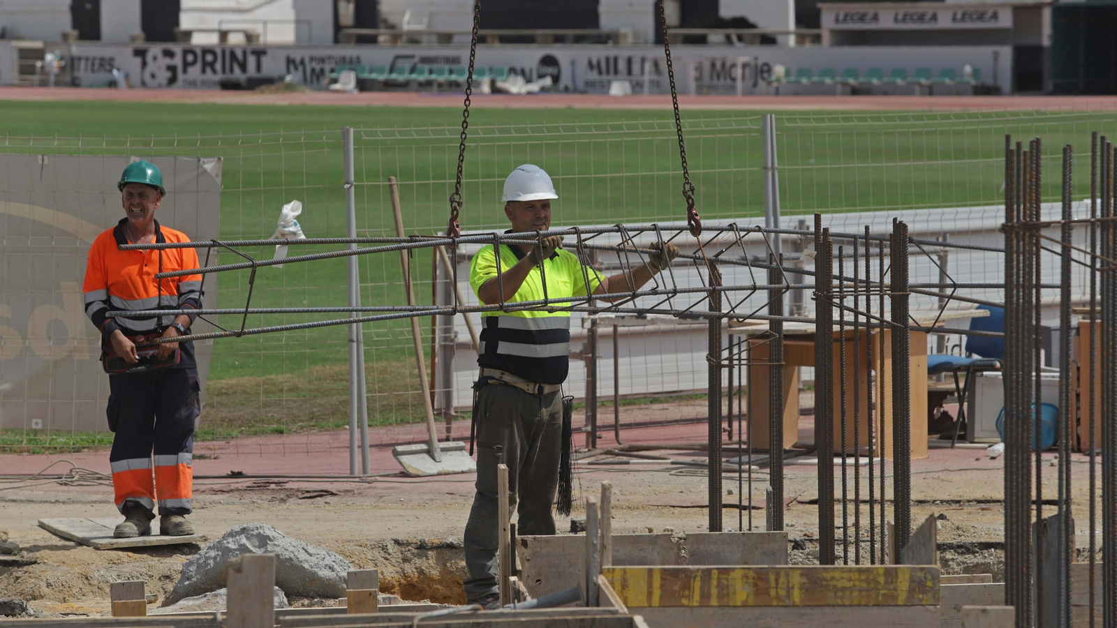 Foto de las obras del estadio municipal de La Línea