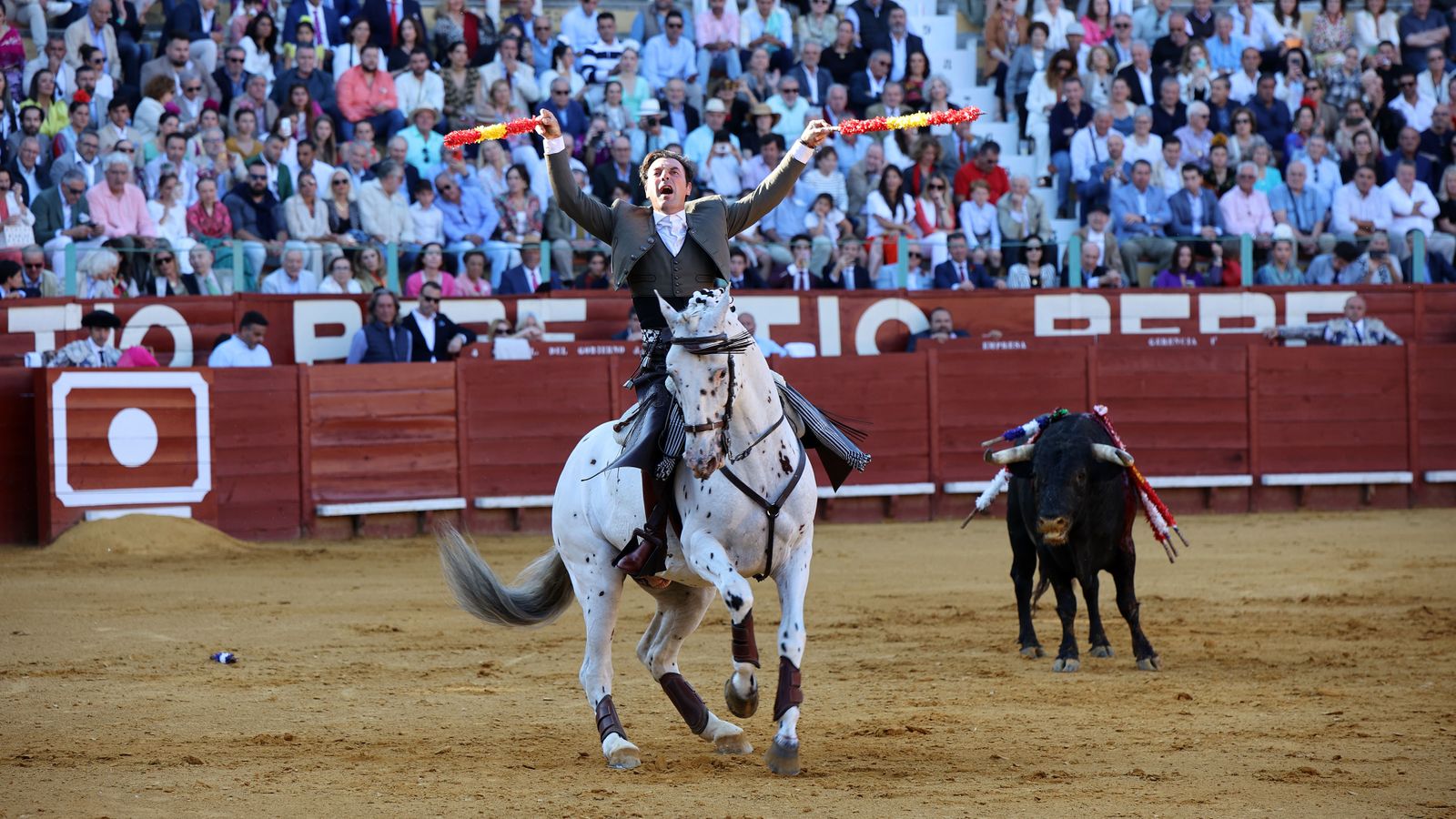 Andy Cartagena, Diego Ventura y Lea Vicens en la corrida de rejones de la Feria de Jerez 2024