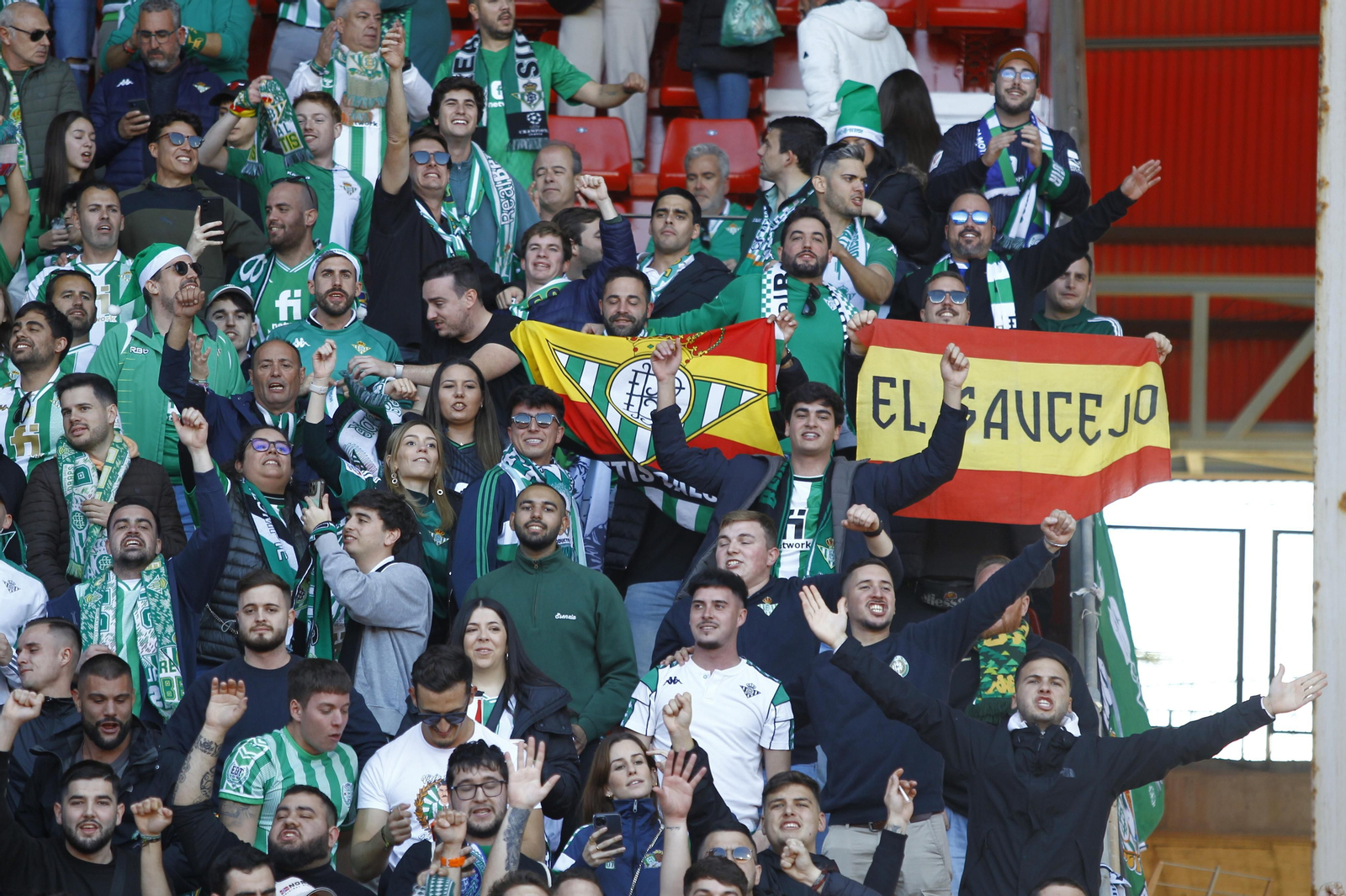 Imágenes del partido de fútbol U.D. Almería-Real Betis Balompié
