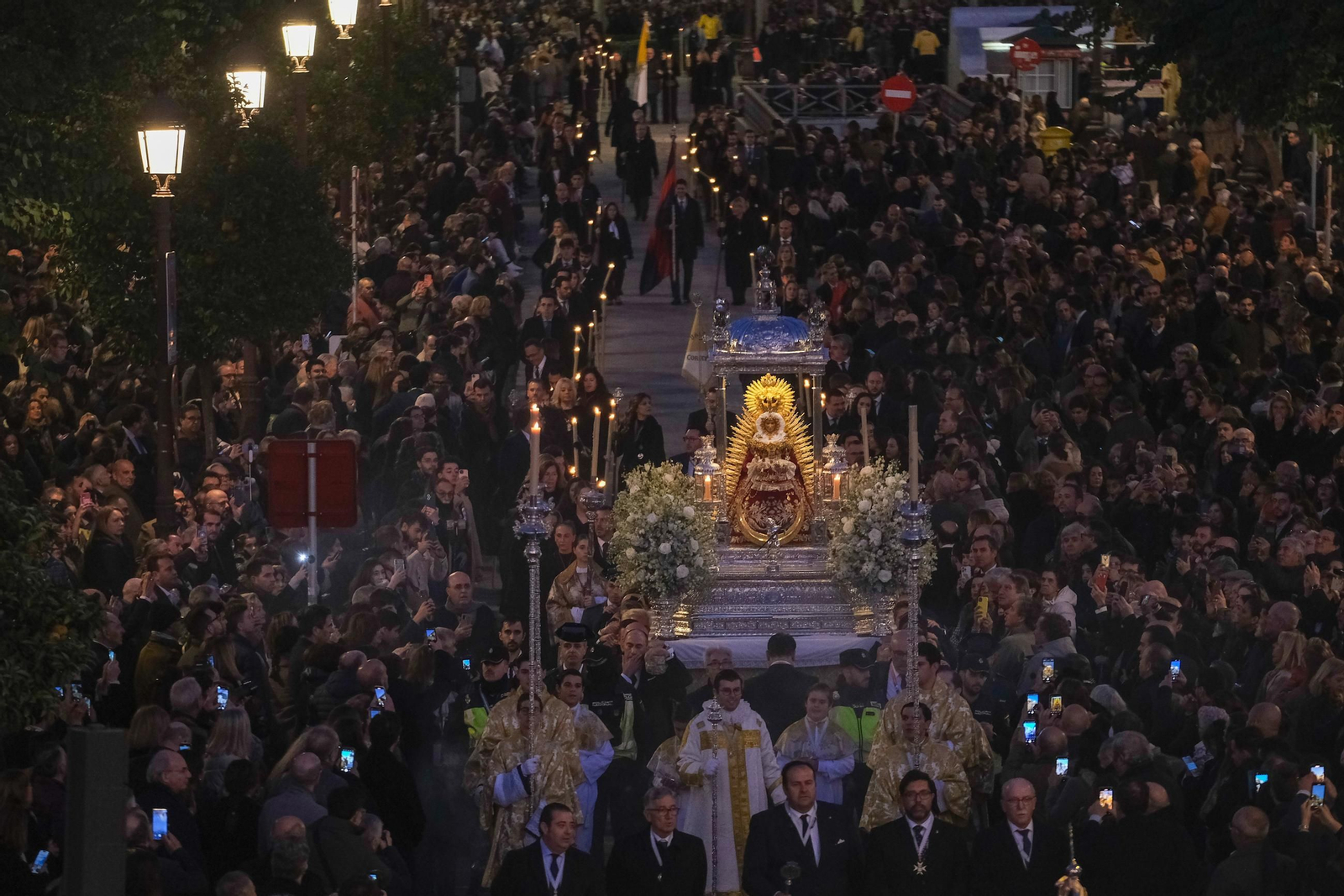 Imágenes de la procesión Magna, desde la Torre del Oro
