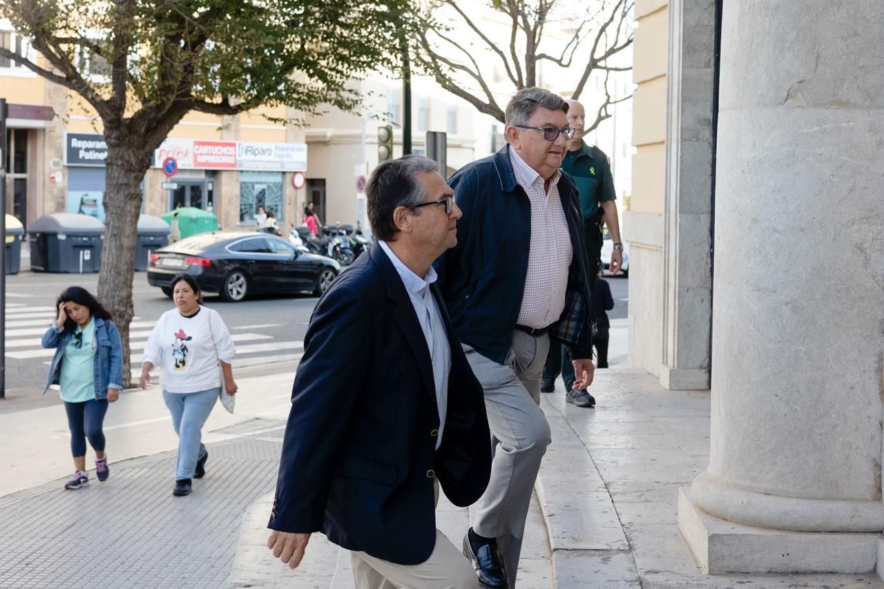 El ex alcalde de Rota Lorenzo Sánchez reclama a Encarnación Niño las costas del caso Parking