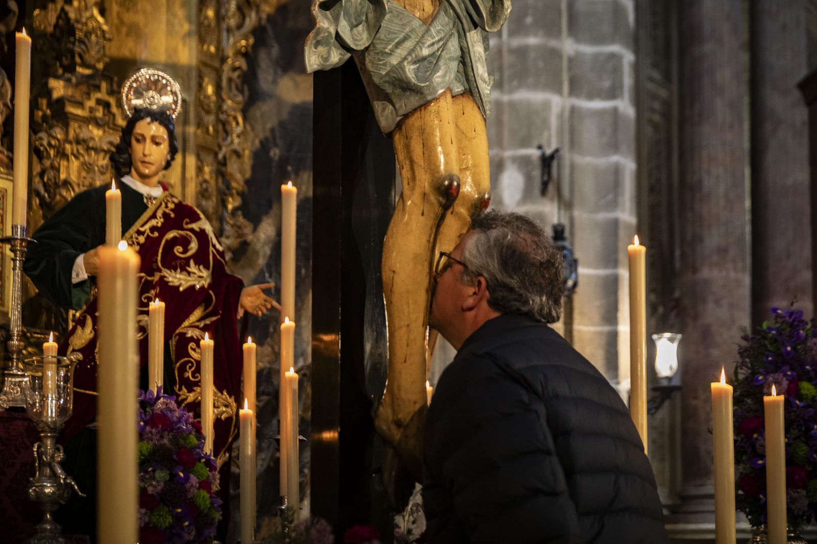 Las imágenes de los besapiés y besamanos del tercer Domingo de Cuaresma en Jerez: veneraciones del centro a los barrios