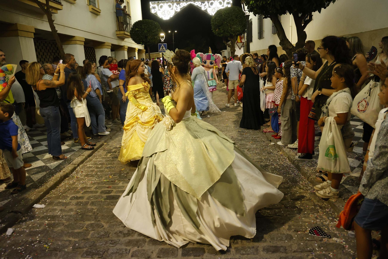 Búscate en las fotos de la cabalgata de la Feria Real de San Roque 2025