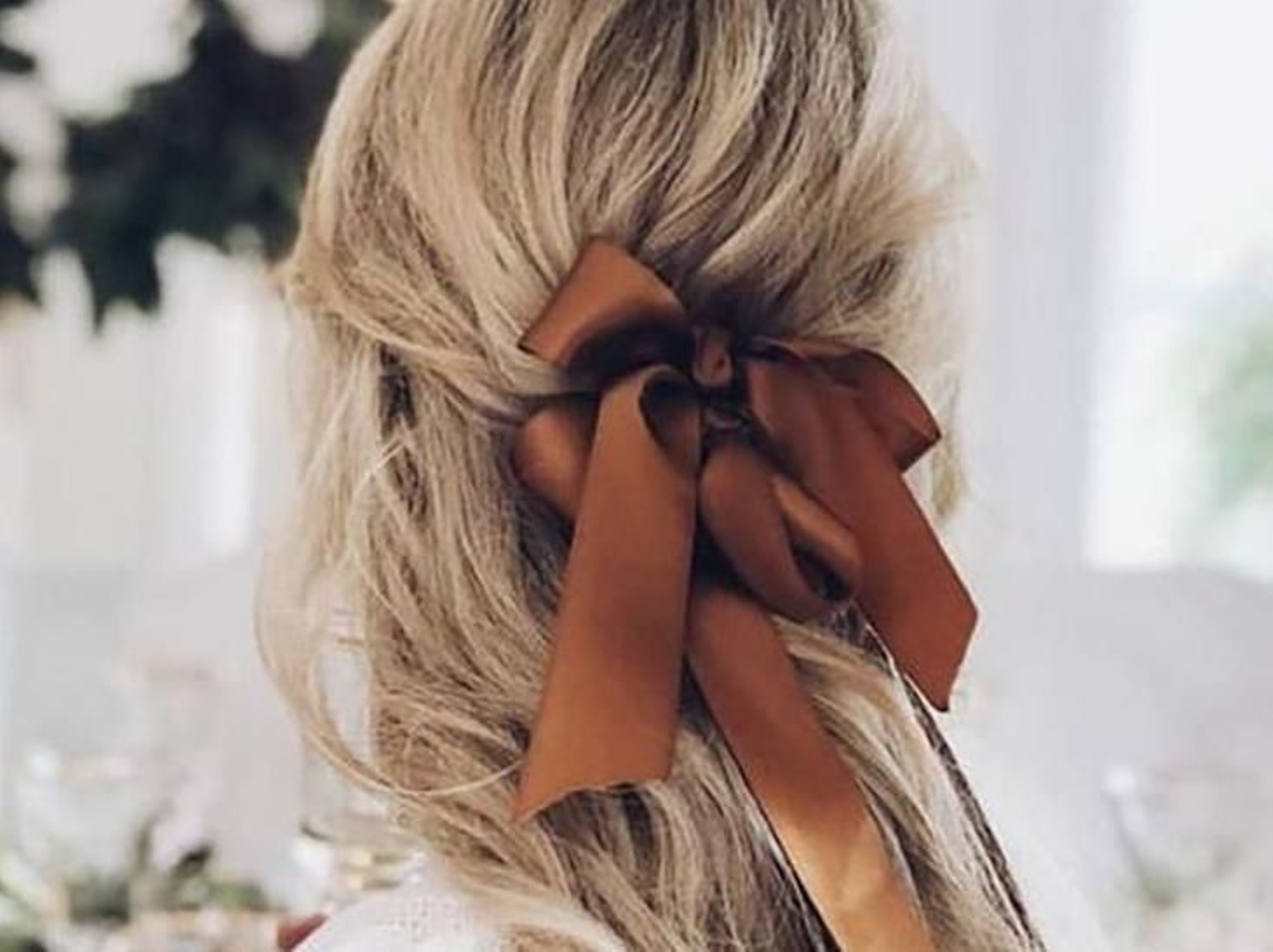 Lazos XXL, el complemento indispensable de los looks de Navidad.