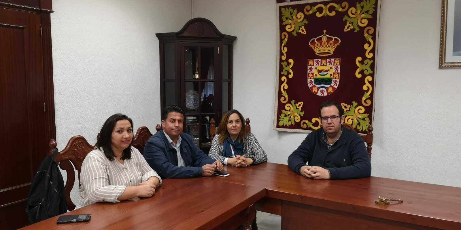 Inma Ortega (La Guareña), Manuel Bertolet (Torrecera), África Barriga (El Torno) y Alejandro López (La Barca), ayer durante la reunión.
