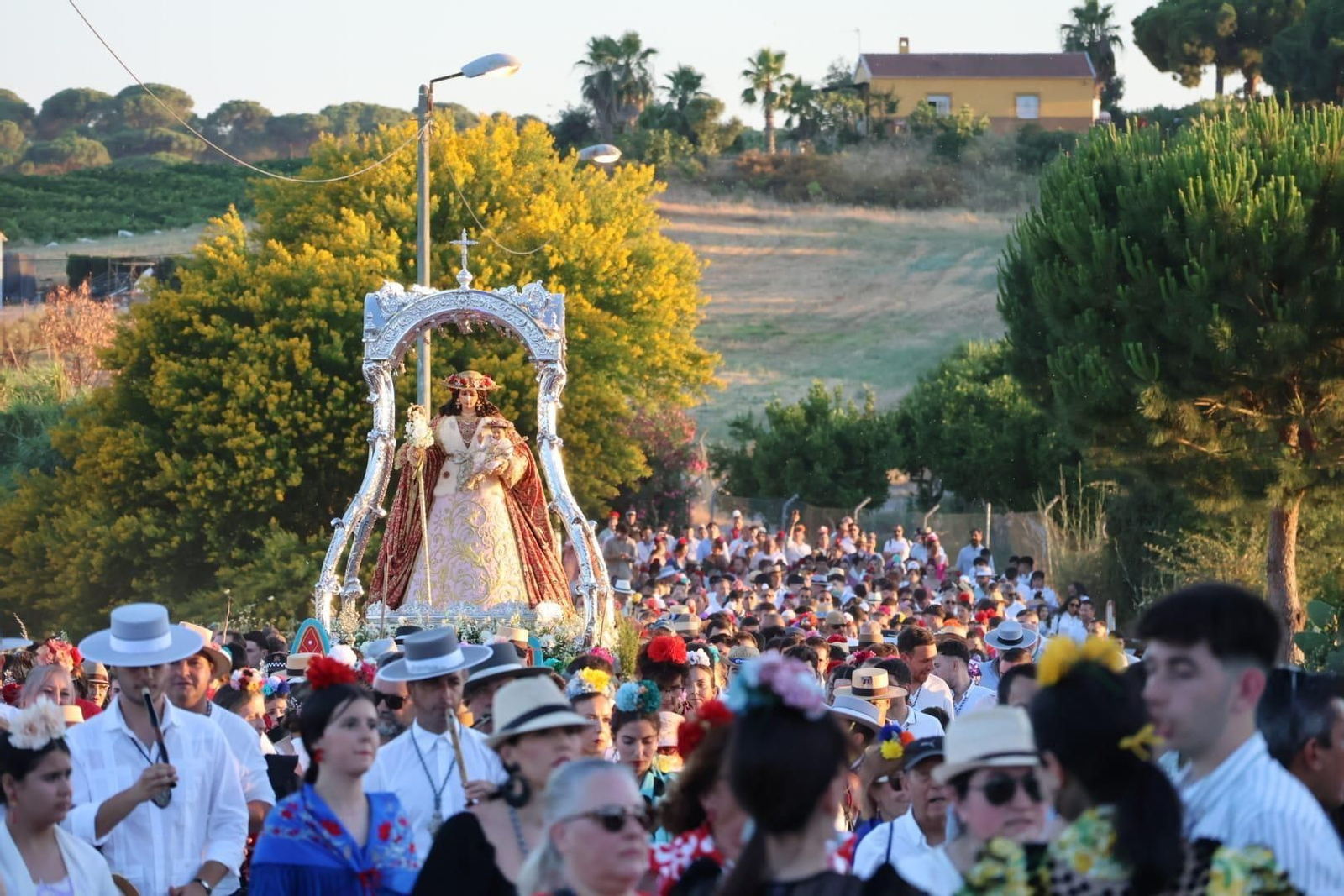 Aljaraque vive con fervor y alegría su tradicional romería