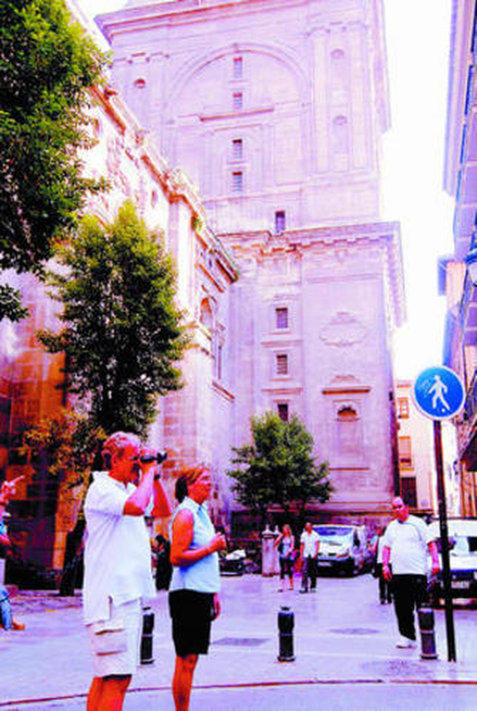 Los turistas españoles sostienen la ocupación hotelera en Granada