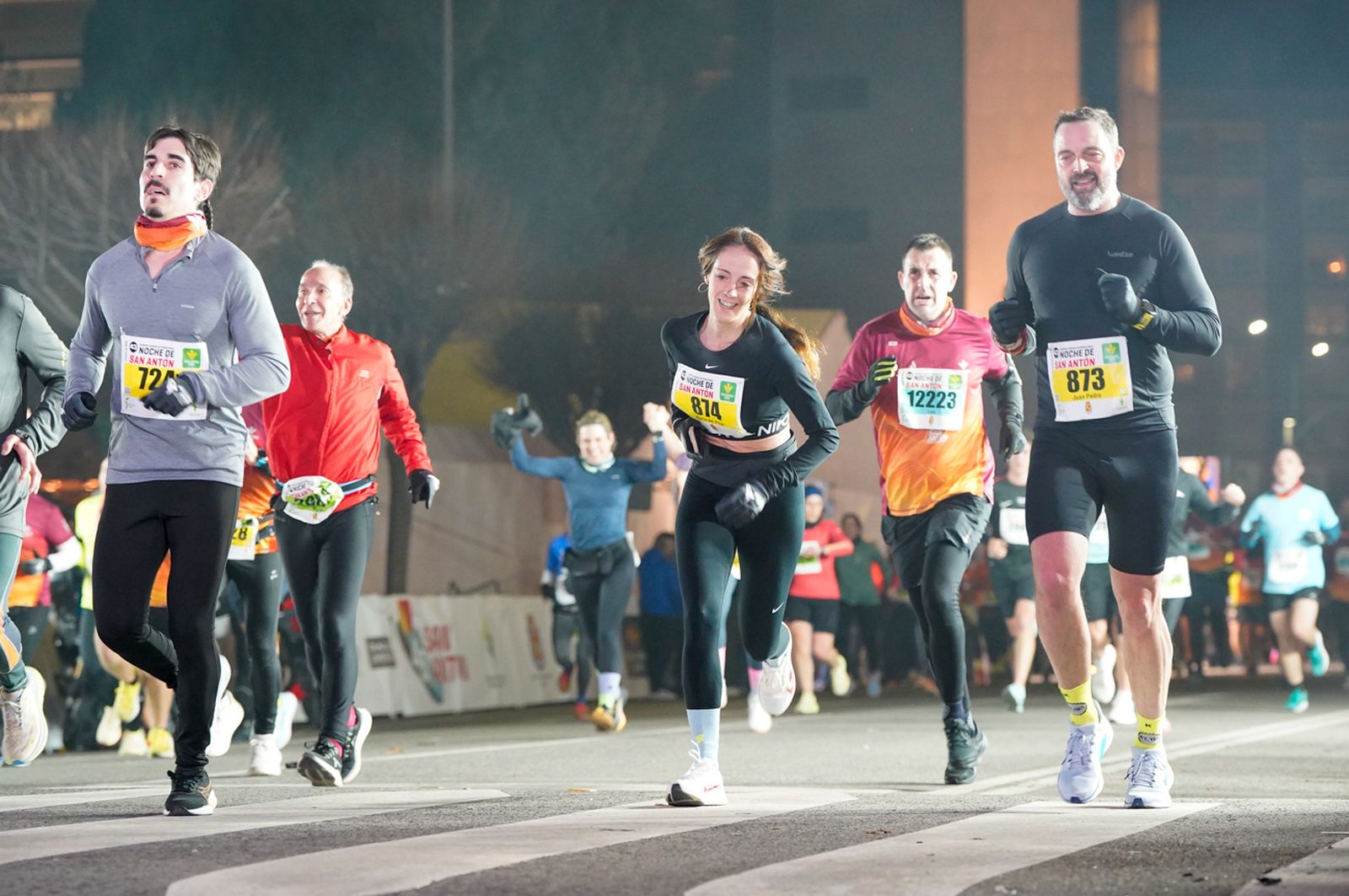 En imágenes: búscate en tu llegada a meta de la Carrera de San Antón 2026 (13)
