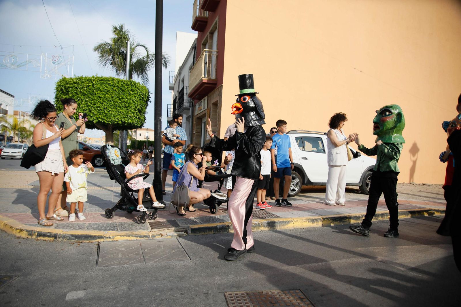 Desfile de Gigantes y Cabezudos de Vera, en imágenes