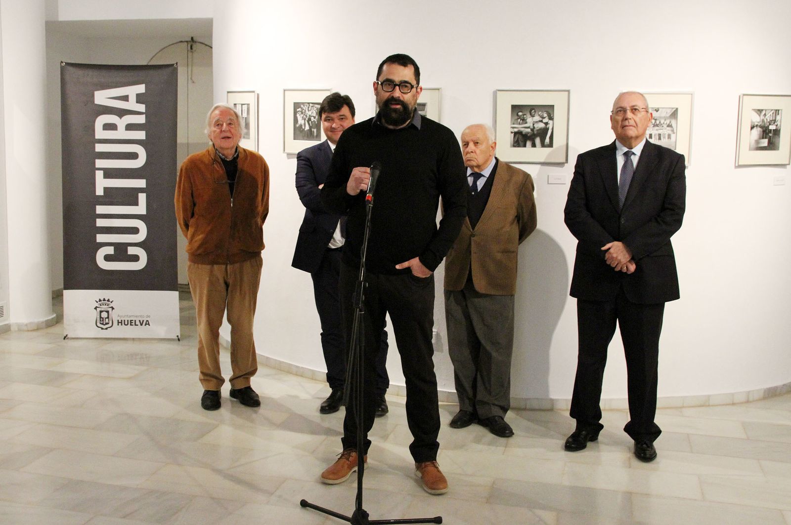 Latitudes. Exposición de Alberto Schommer "Retratos psicológicos", en imágenes