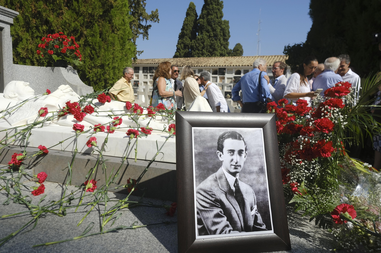 Córdoba recuerda a Manolete en el 75 aniversario de su muerte, en imágenes