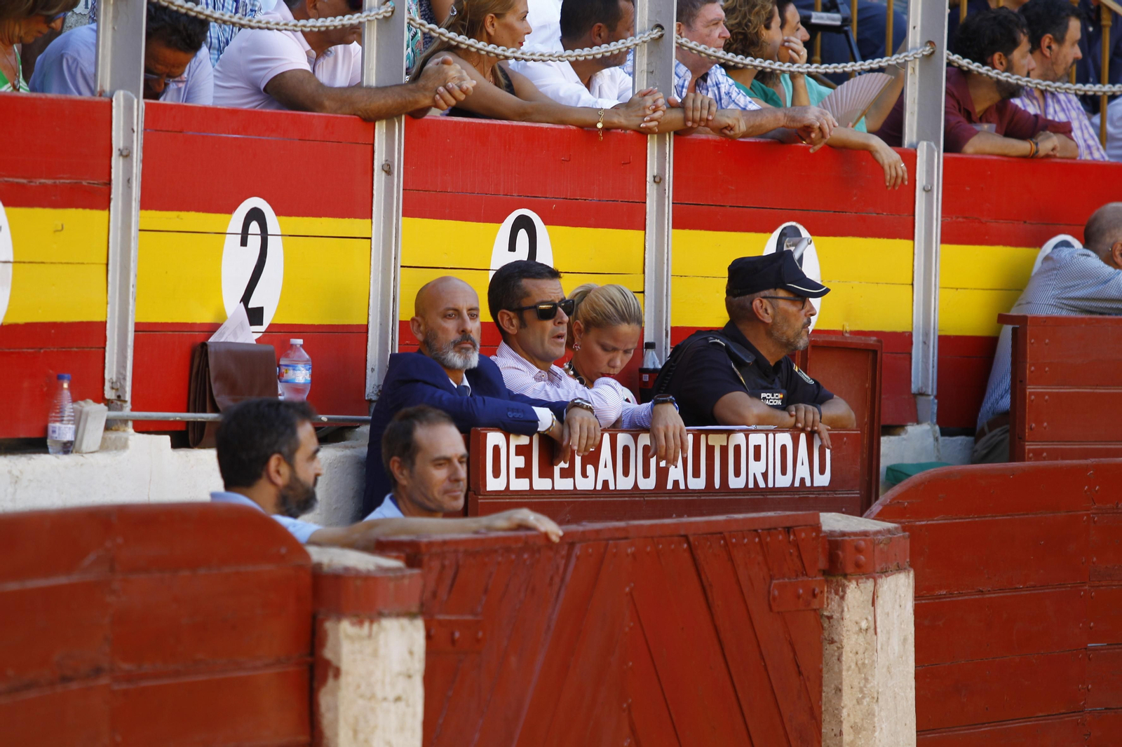 Las imágenes del ambiente del tendido en la novillada de la Feria Taurina de Almería