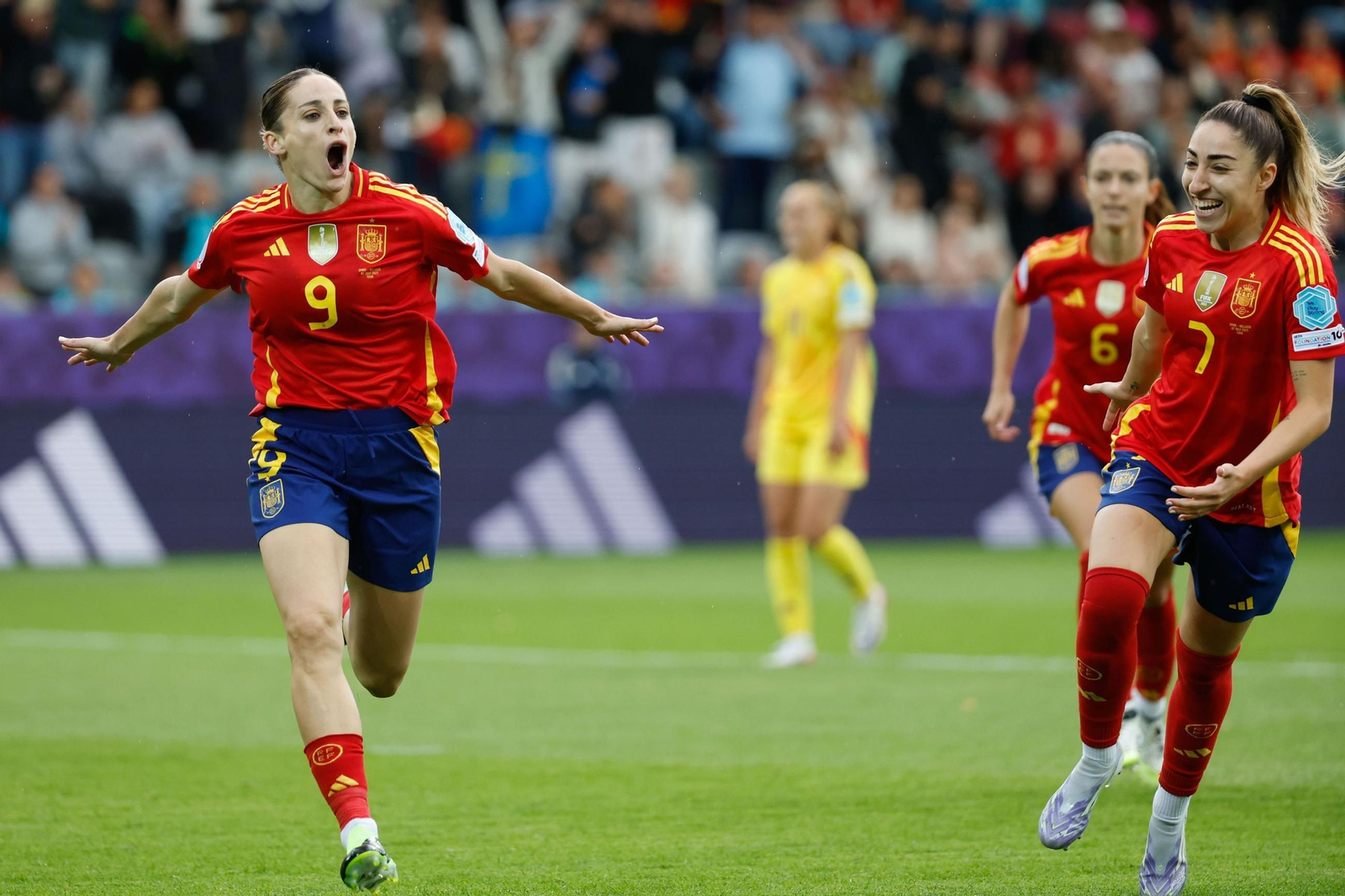 Esther celebra el 3-2