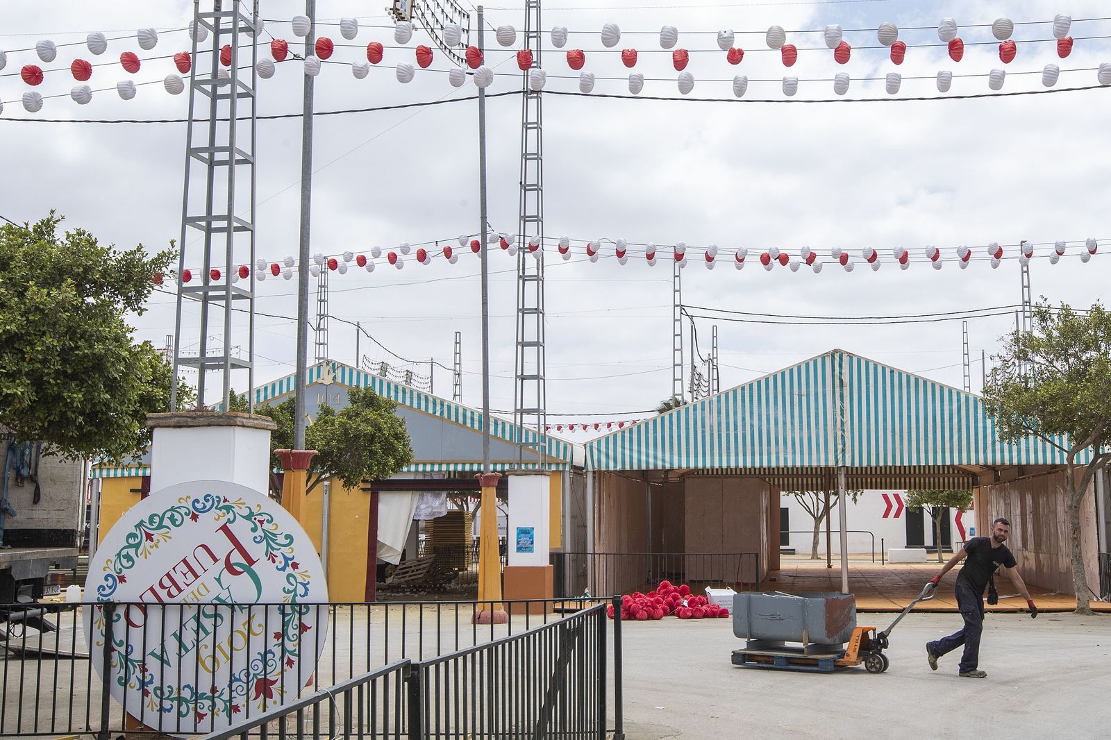Desmontaje de la Feria en La Magdalena.