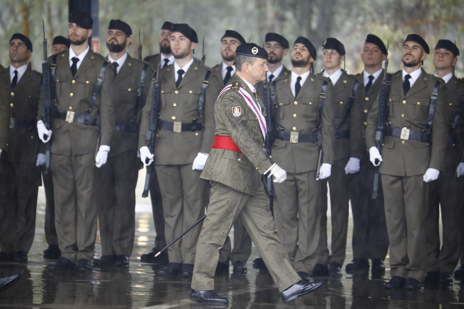 El desfile militar de la Brigada de Córdoba por la festividad de la Inmaculada, en imágenes El desfile militar de la Brigada de Córdoba por la festividad de la Inmaculada, en imágenes