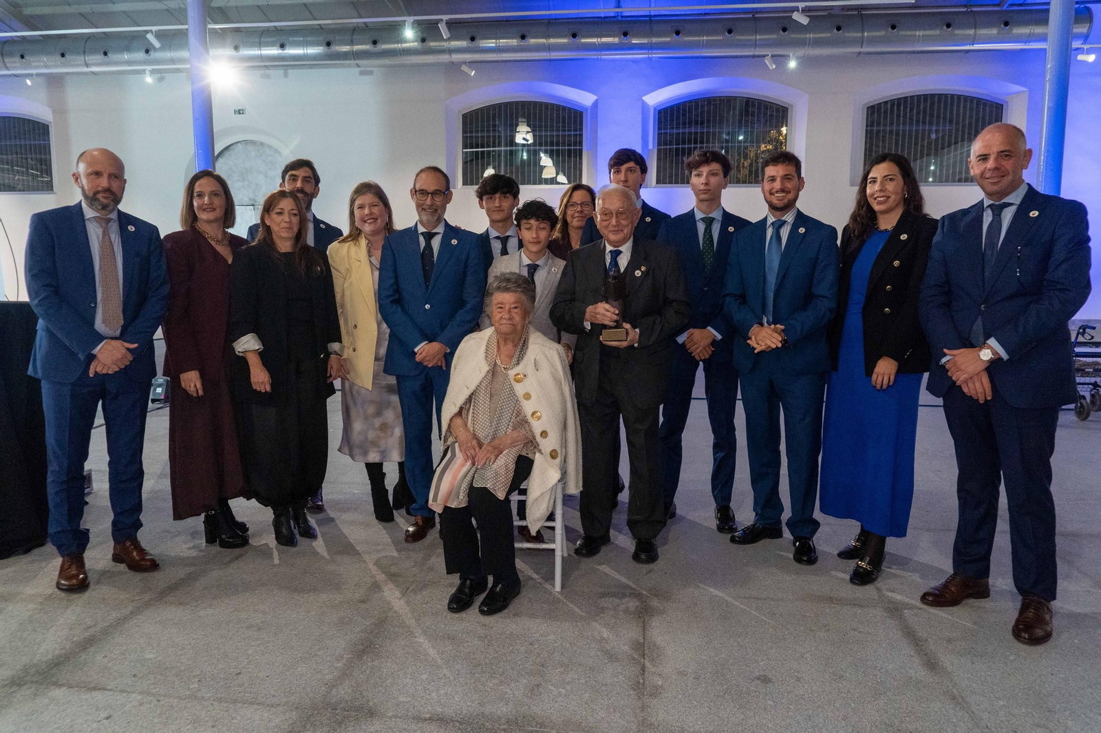 Imágenes de los invitados a la gala de los  37 premios Onubenses del Año