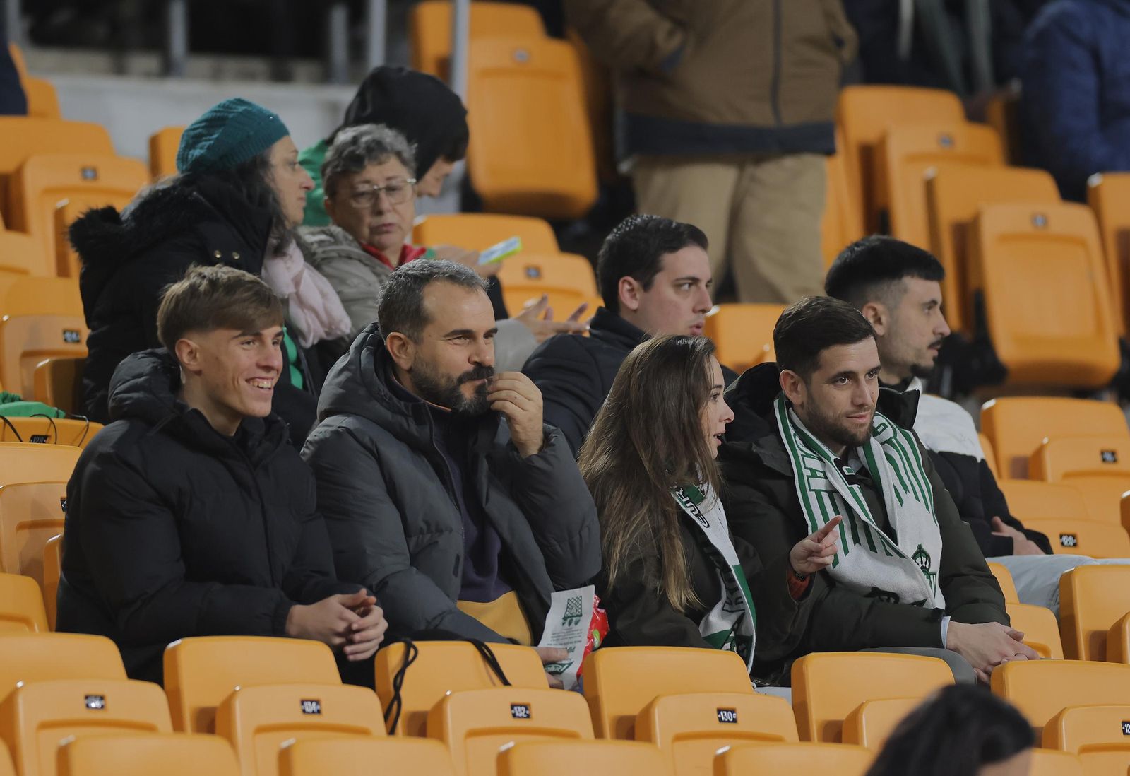 Búscate en las fotos del Betis - Utrecht