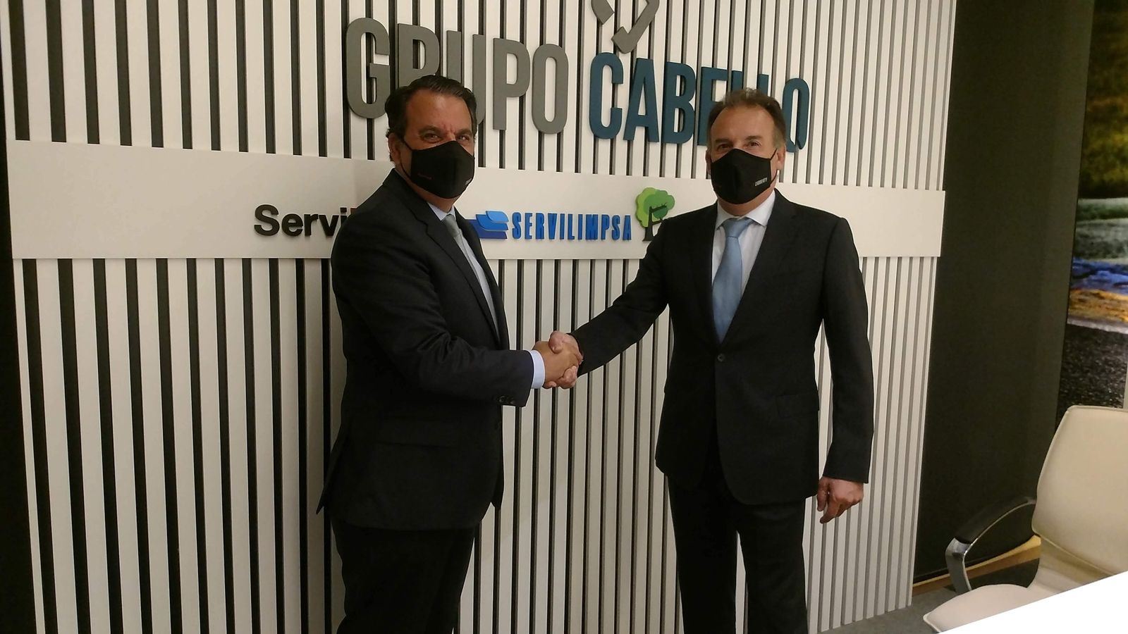 Luis Sánchez-Pobre Murillo (izquierda), nuevo director general del Grupo Cabello.