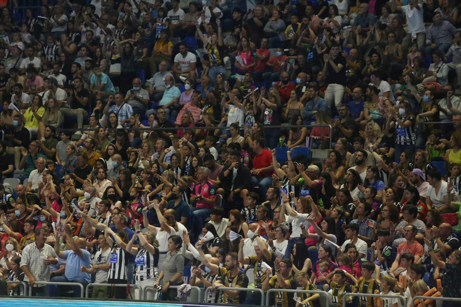 Las fotos de la final de la EHF Cup entre el Costa del Sol-Rocasa Gran Canaria
