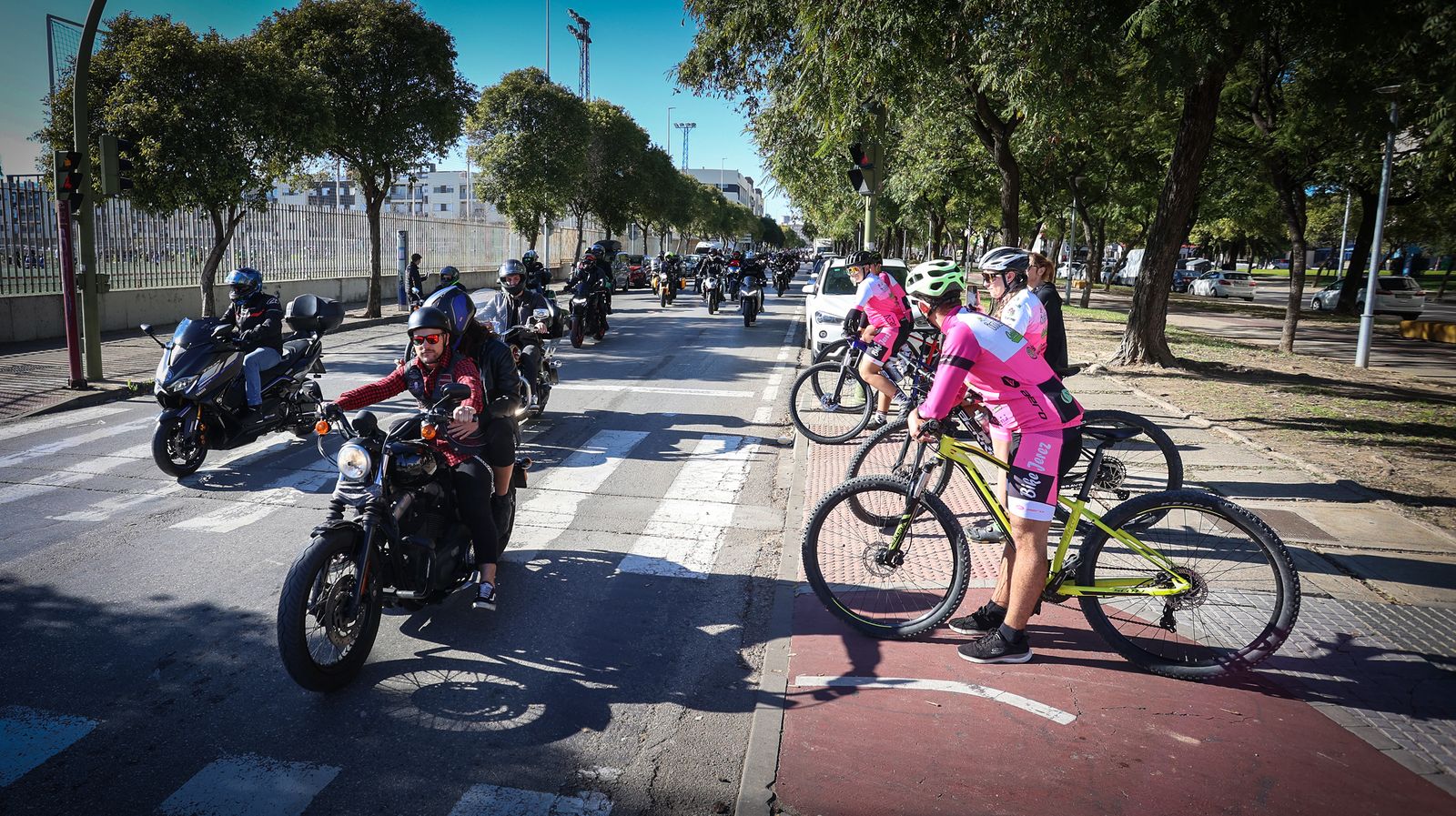 Búscate en la gran motorada solidaria celebrada en Jerez
