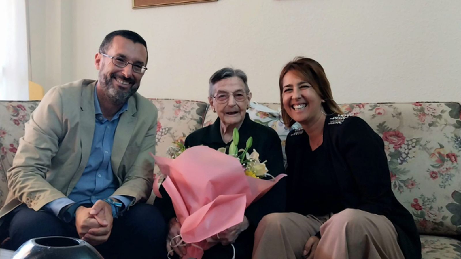 Matilde Adrián, entre Juan Franco y Zuleica Molina.