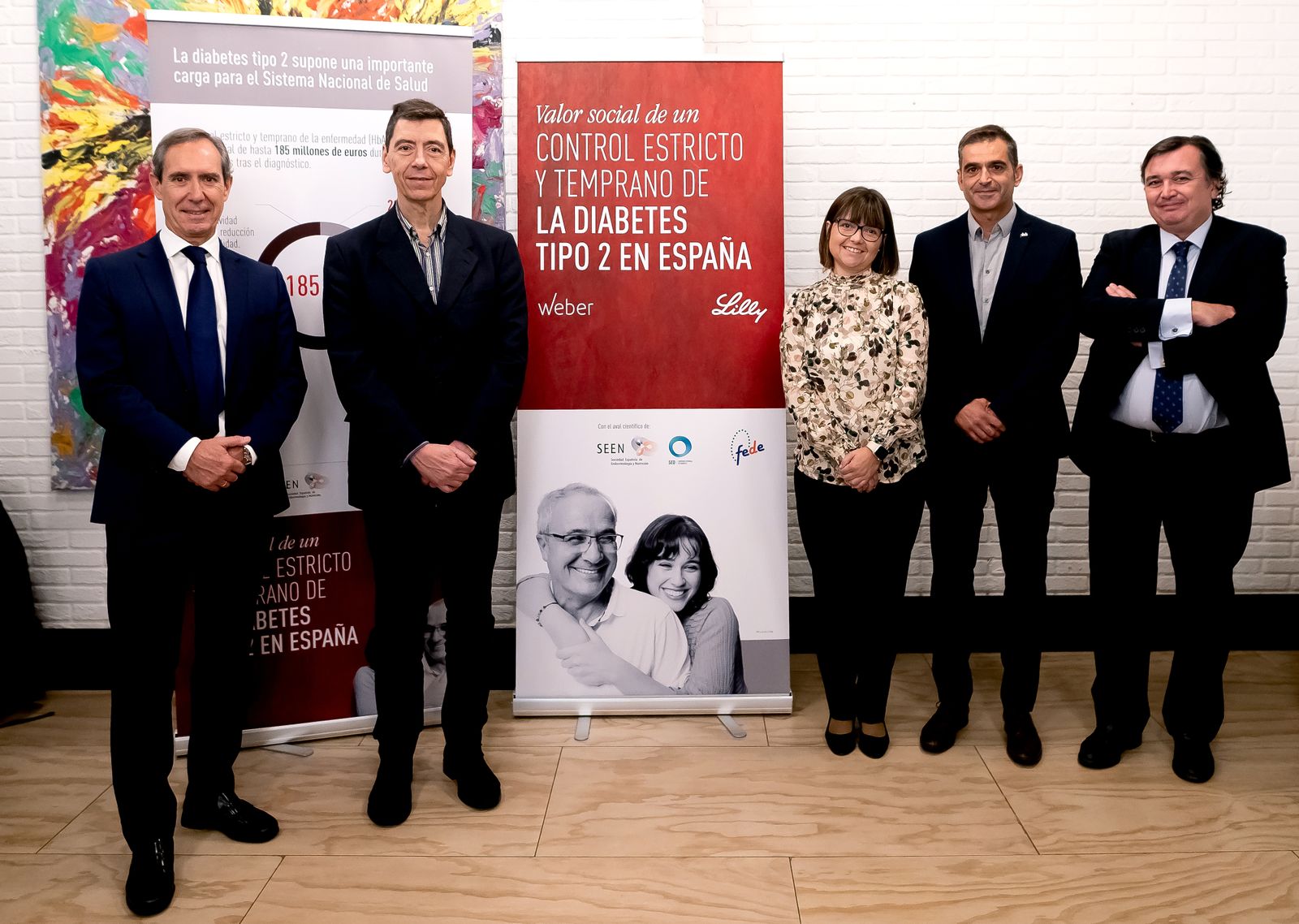 Los doctores Francisco Javier Escalada y Joan Antoni Vallès junto a Miriam Rubio de Santos, Juan Francisco Perán y Álvaro Hidalgo.