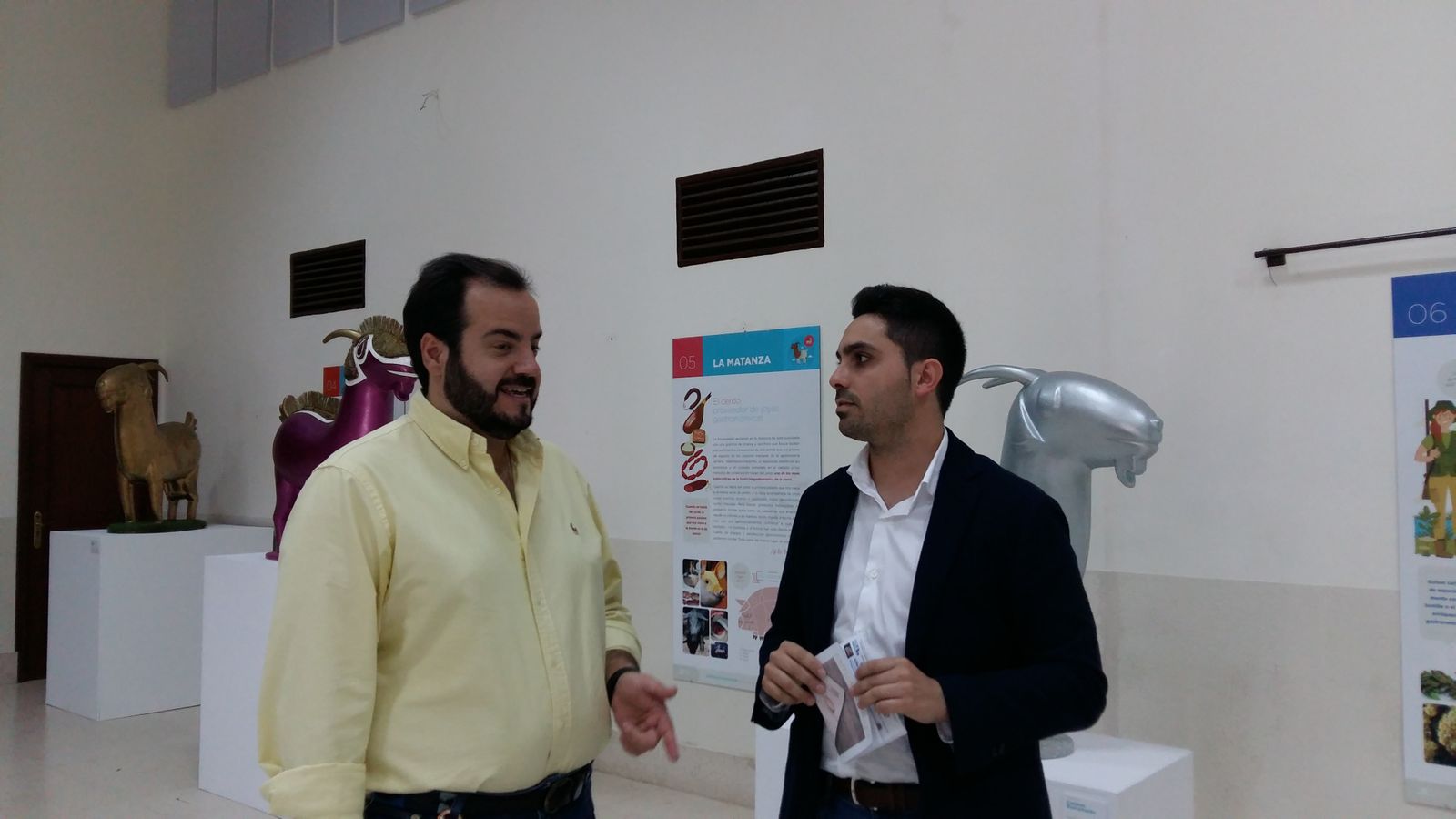 Ricardo Sánchez y Antonio González Mellado, en la muestra de cabras en Estella.