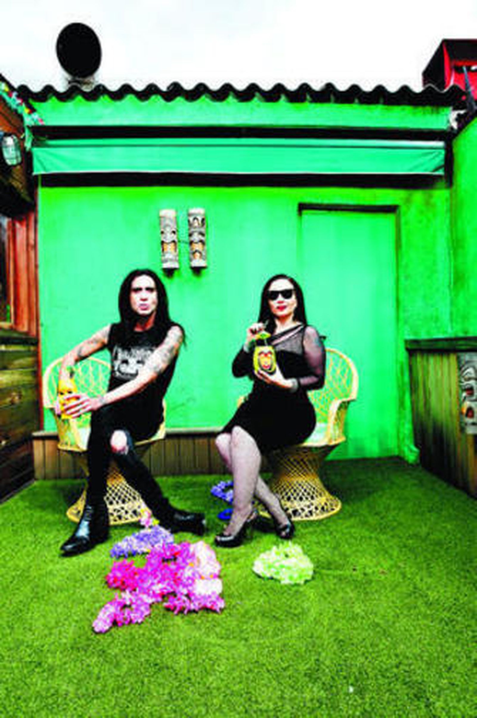 "Nuestro 'reality' lo vemos con amigos y cenando todo tipo de porquerías"