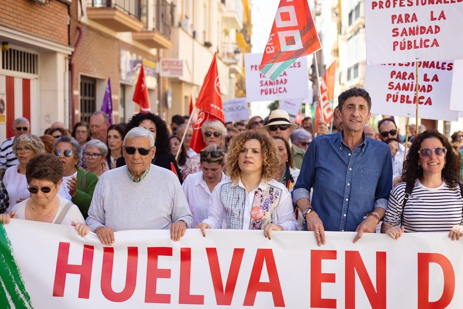 Imágenes de la manifestación por la sanidad pública en Huelva