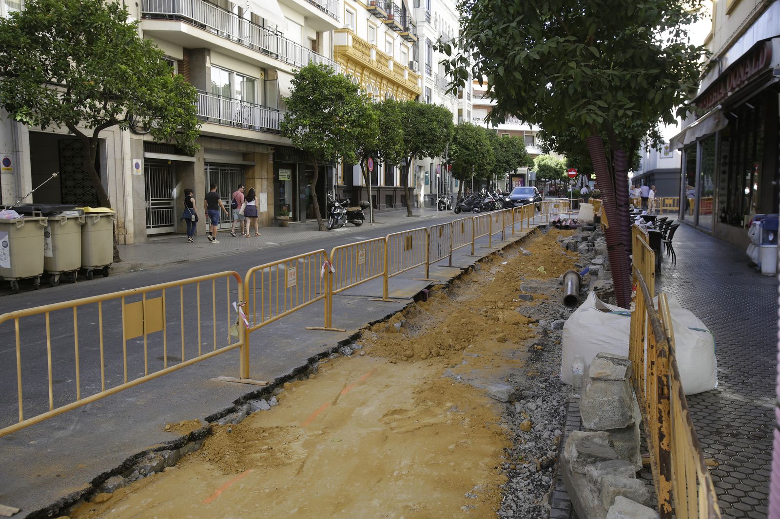 Obras en la calle Canalejas y Cristo del Calvario. Eliminación de aparcamientos