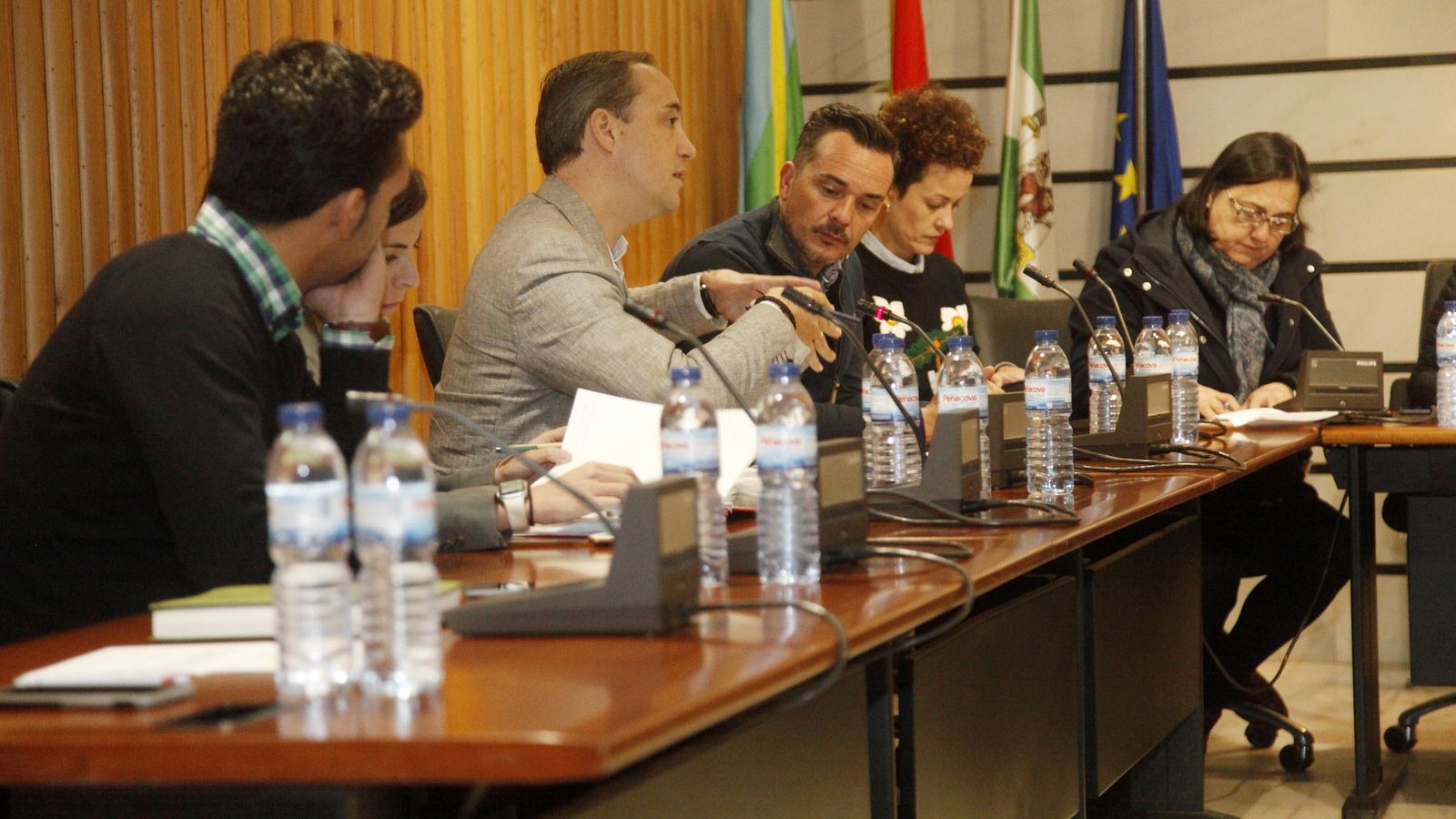 El concejal de Economía y Hacienda, Daneil Ferrera, explica los presupuestos en el Pleno.