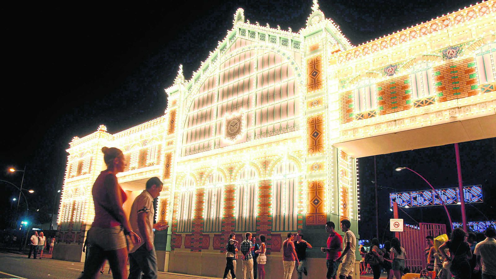 La portada de la Feria de Almería