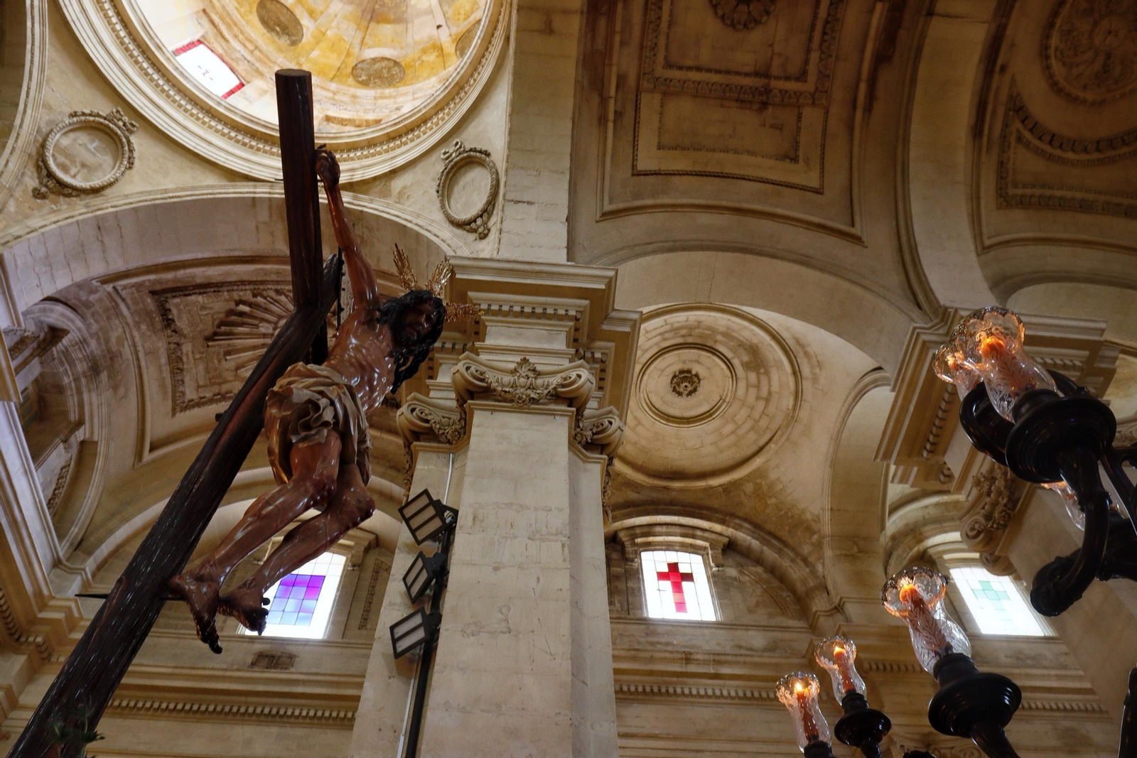 Imágenes de la salida del Perdón en la Semana Santa de Chiclana 2025