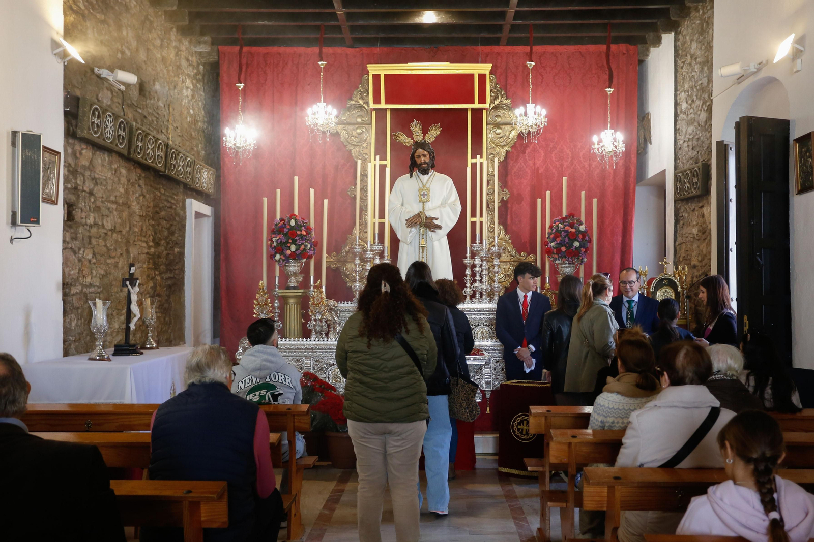 Imágenes del Besapie al Medinaceli en la Iglesia de San Isidro en Algeciras