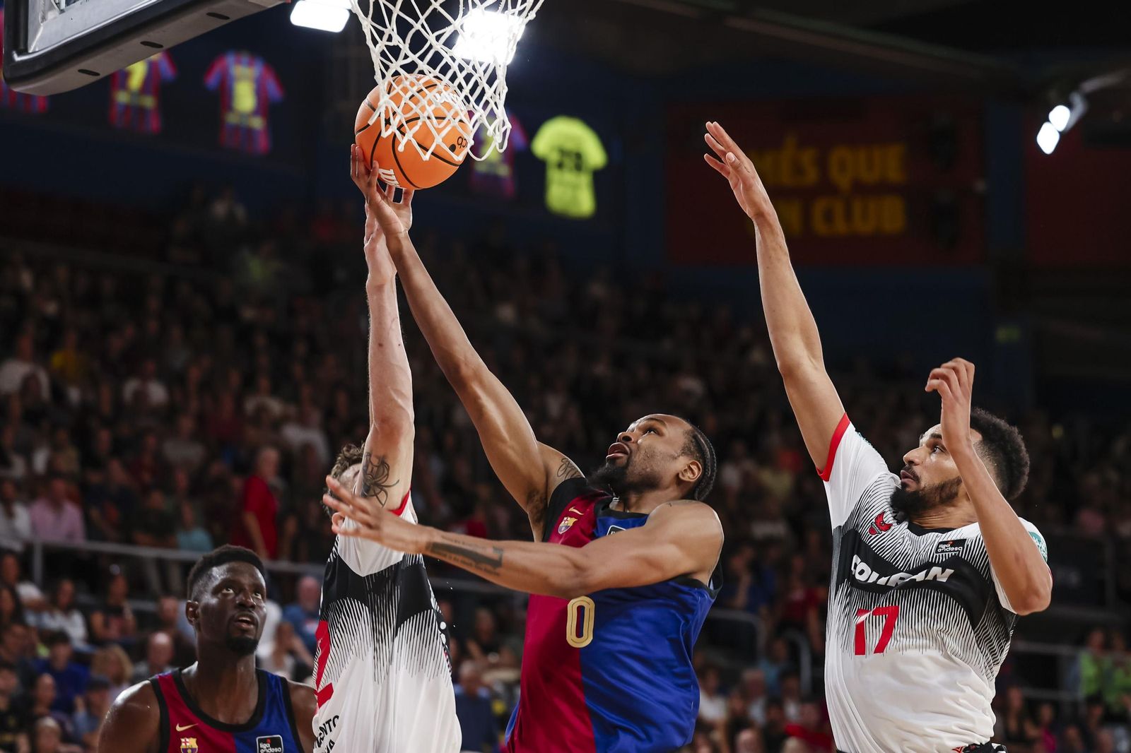 Las mejores imágenes del partido del Covirán Granada en el Palau